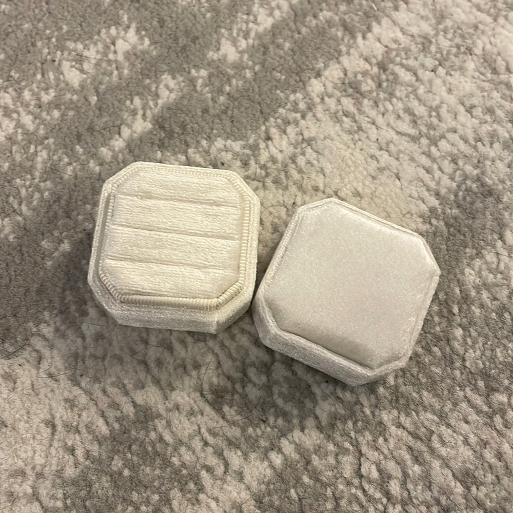 Wedding ring box